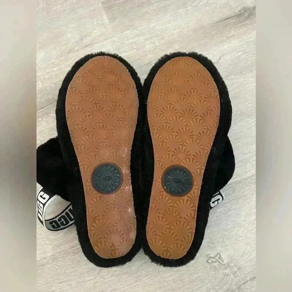 UGG Oh Yeah Slide in Fluff Sandal 8 - Picture 11 of 11